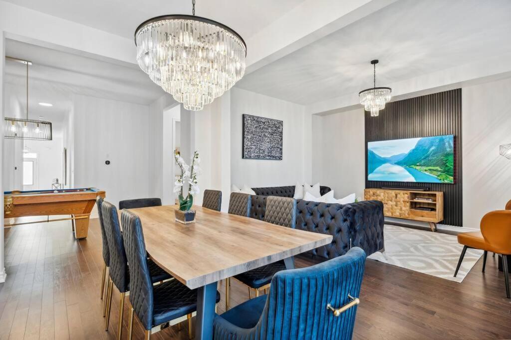 Barrie Luxe, Pool Table 6 Bedroom 6 Ba Custom Design A+ Location מראה חיצוני תמונה
