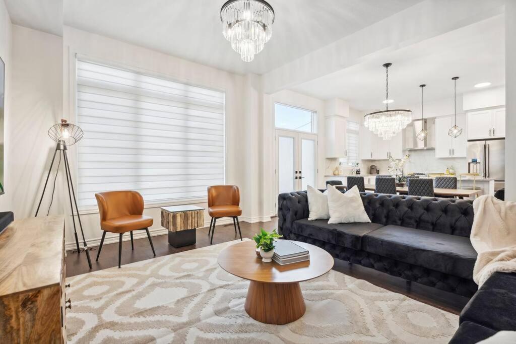 Barrie Luxe, Pool Table 6 Bedroom 6 Ba Custom Design A+ Location מראה חיצוני תמונה