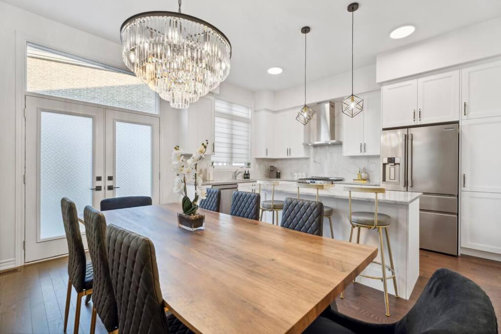 Barrie Luxe, Pool Table 6 Bedroom 6 Ba Custom Design A+ Location מראה חיצוני תמונה
