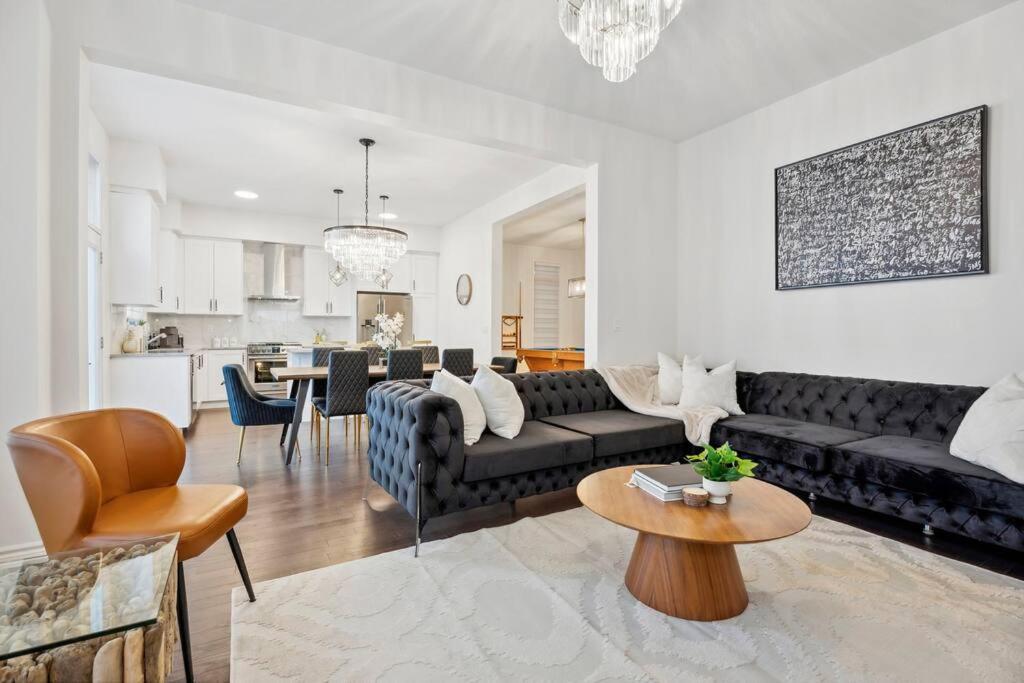 Barrie Luxe, Pool Table 6 Bedroom 6 Ba Custom Design A+ Location מראה חיצוני תמונה