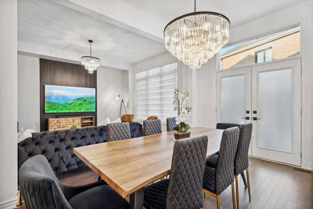Barrie Luxe, Pool Table 6 Bedroom 6 Ba Custom Design A+ Location מראה חיצוני תמונה