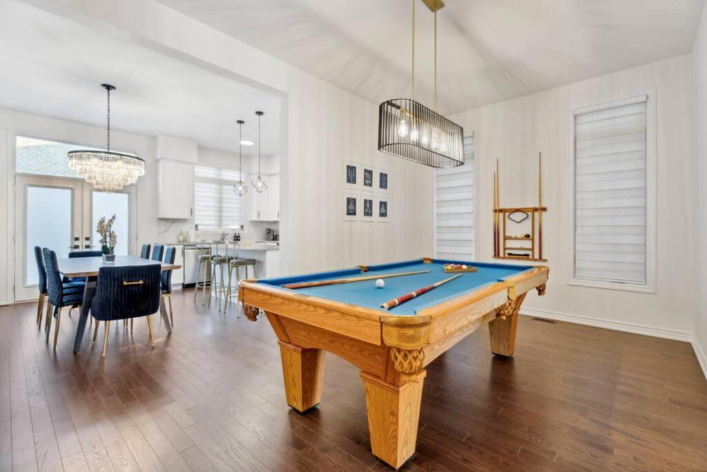 Barrie Luxe, Pool Table 6 Bedroom 6 Ba Custom Design A+ Location מראה חיצוני תמונה