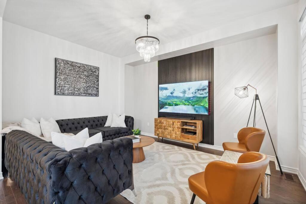 Barrie Luxe, Pool Table 6 Bedroom 6 Ba Custom Design A+ Location מראה חיצוני תמונה