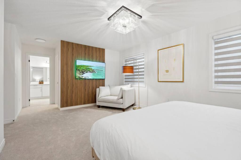 Barrie Luxe, Pool Table 6 Bedroom 6 Ba Custom Design A+ Location מראה חיצוני תמונה