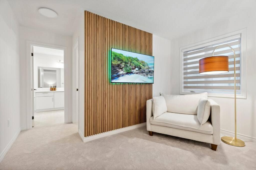 Barrie Luxe, Pool Table 6 Bedroom 6 Ba Custom Design A+ Location מראה חיצוני תמונה
