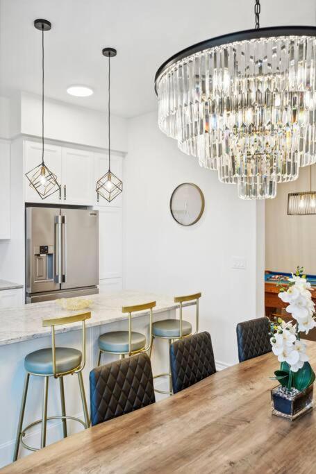 Barrie Luxe, Pool Table 6 Bedroom 6 Ba Custom Design A+ Location מראה חיצוני תמונה